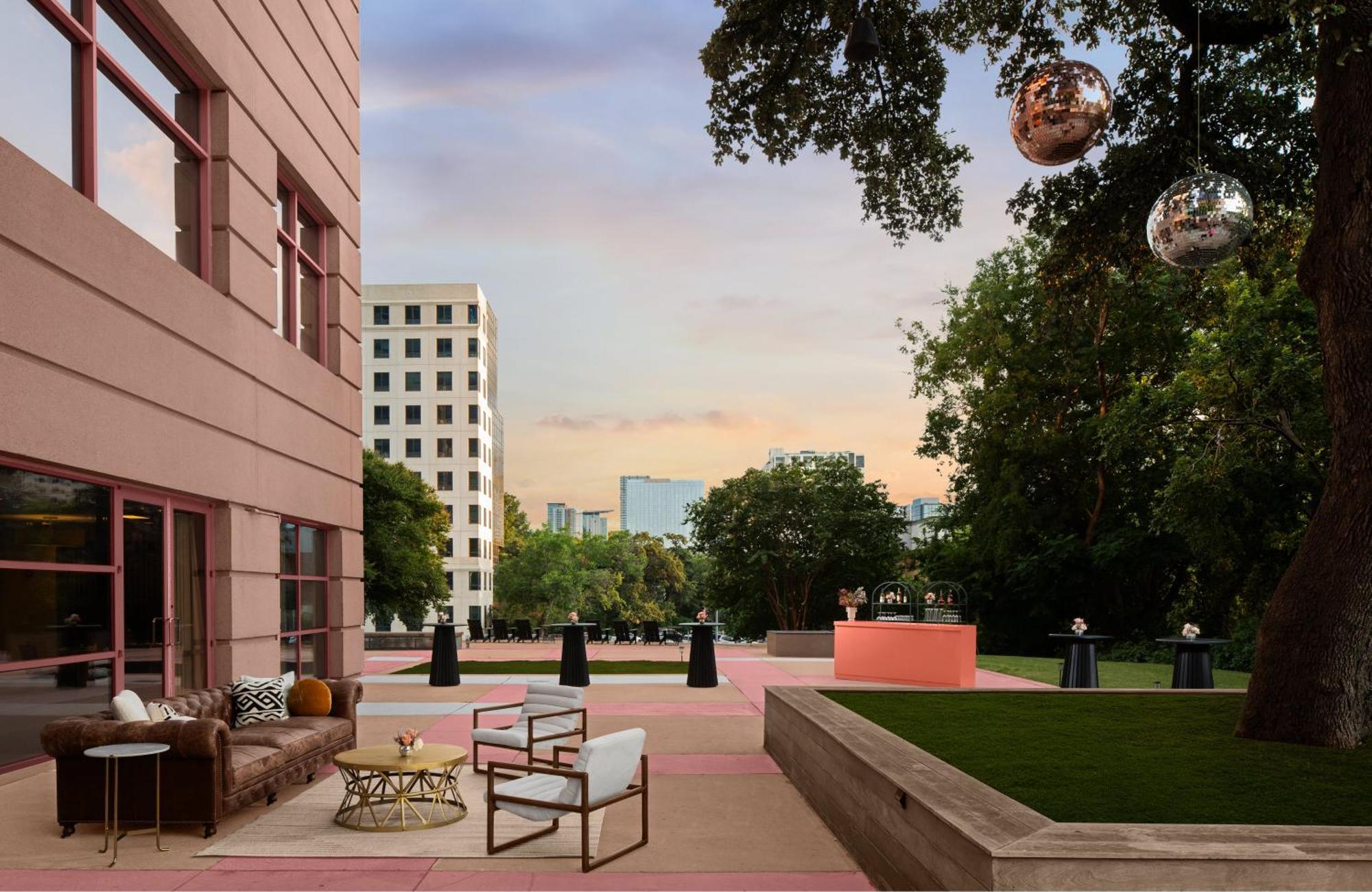 Downright Austin, A Renaissance Hotel Exterior foto